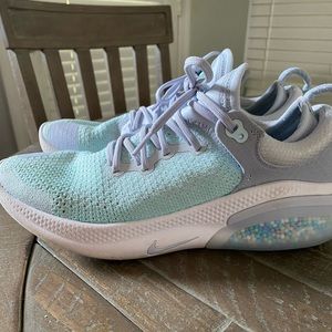 Nike Women’s Joyride Flyknit Running Shoes